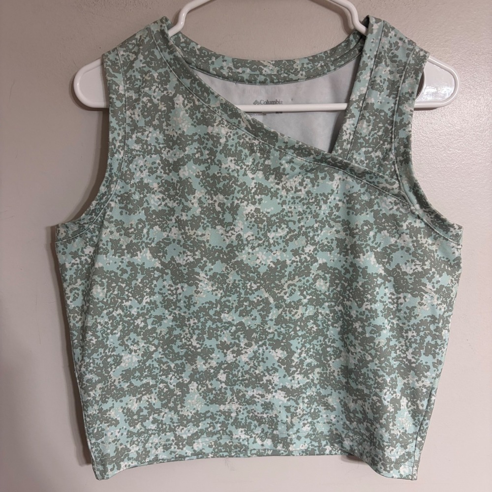 Columbia Womens Medium Green Camo Asymmetric Neck Crop Top Sleeveless Activewear